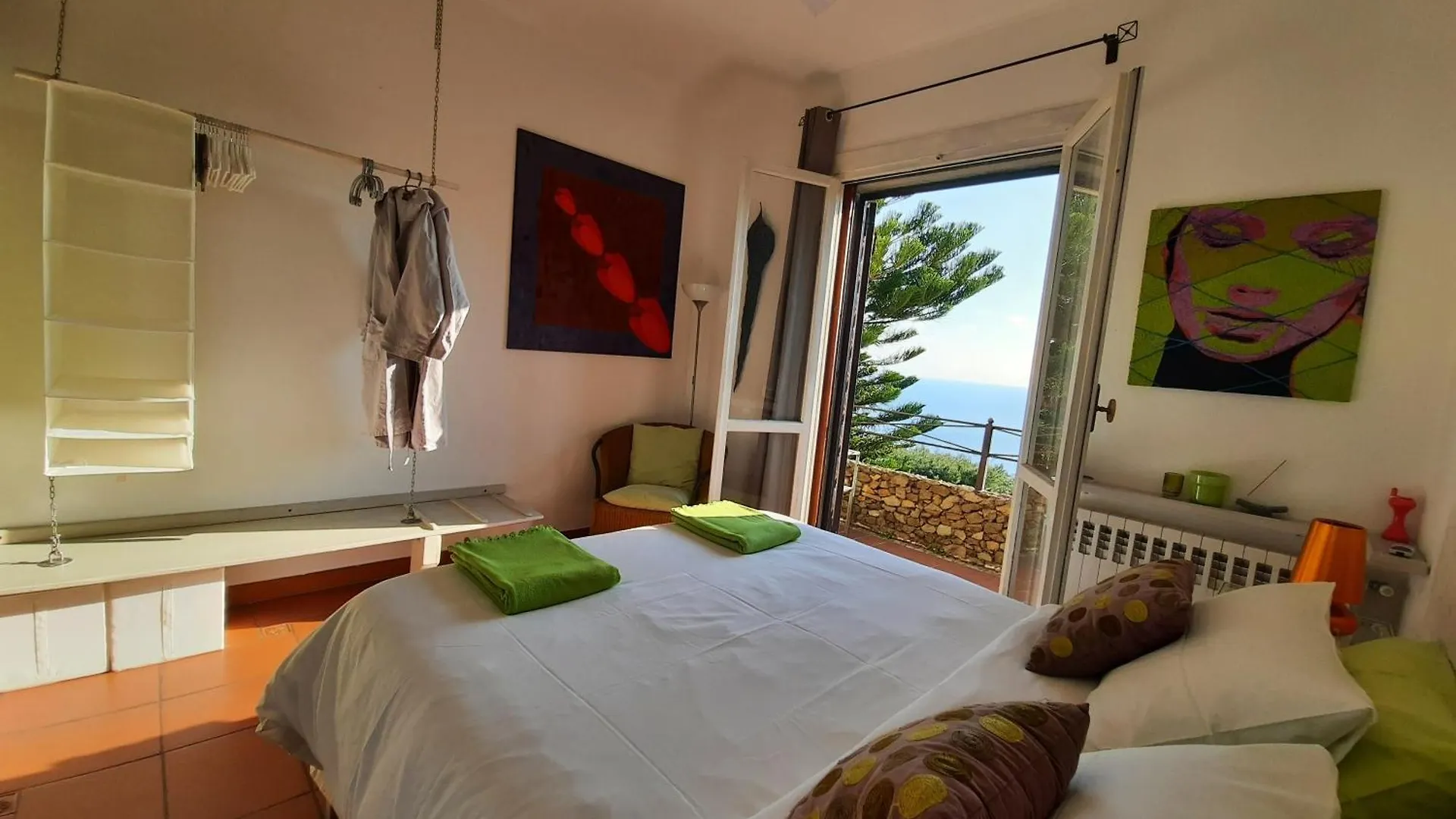 Le Terre Del Drago Apartment Bergeggi 0*,